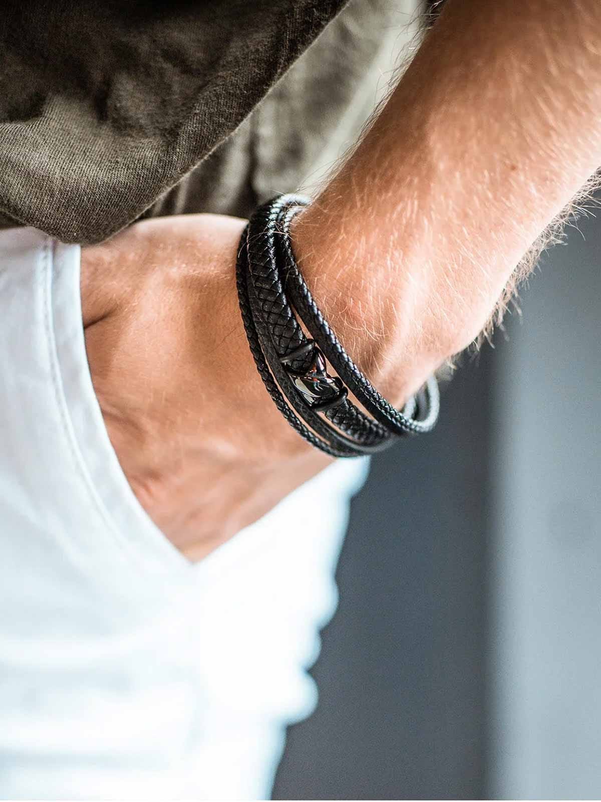 B030-black 4.jpg